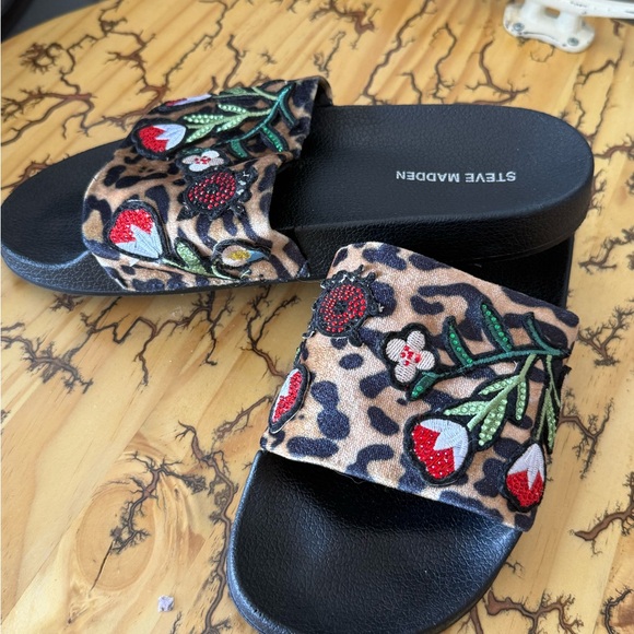 Steve Madden Leopard Print Embroidered Sandals size 9M - Picture 3 of 5